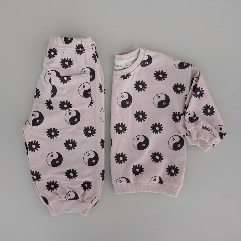 .YinYang Sweatsuit